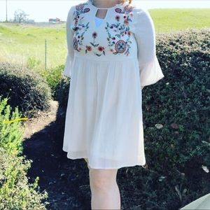 Entro Floral Embroidery Dress Size Medium